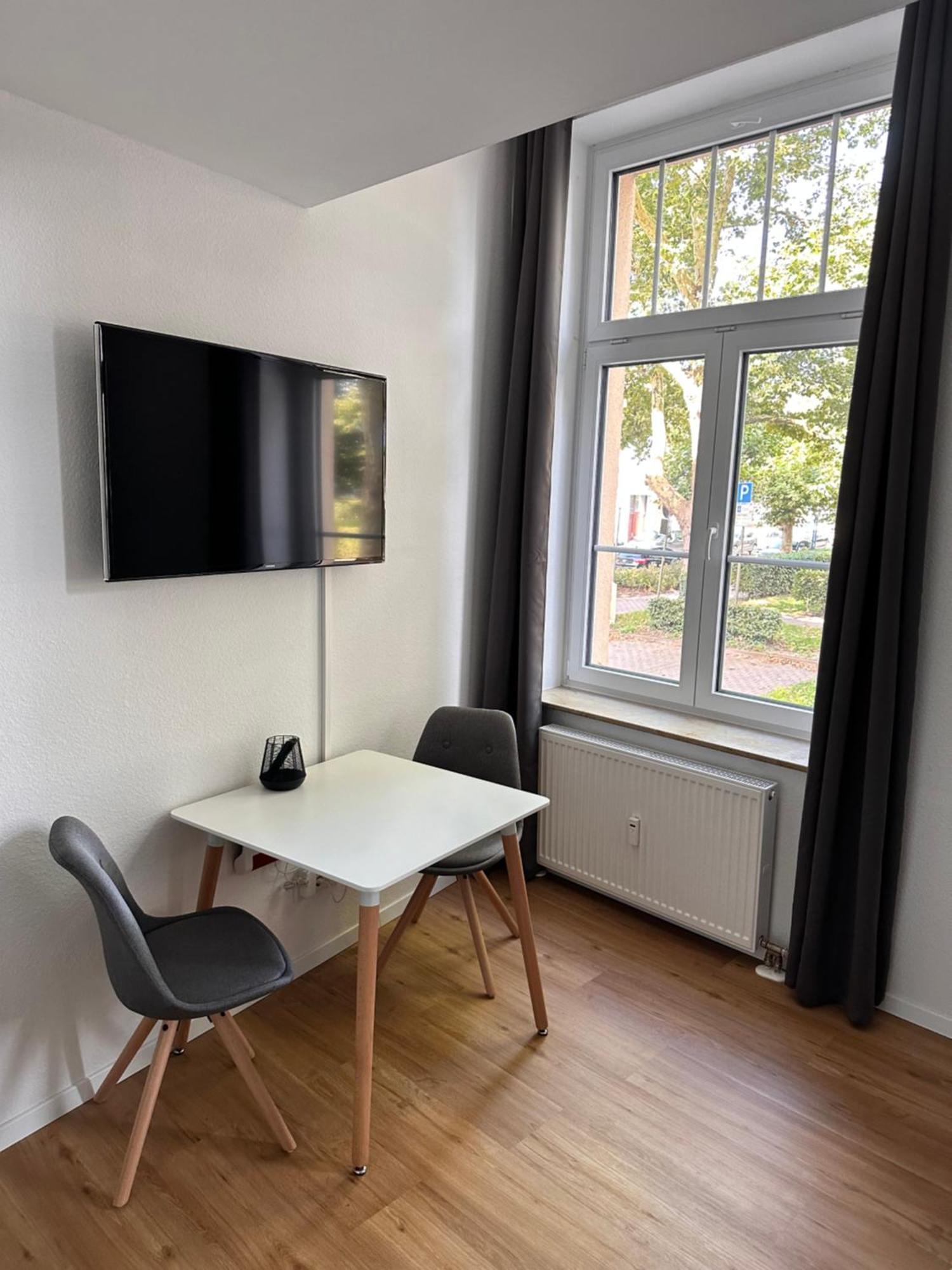 Zentrales Apartment Mit Parkplatz Hockenheim Esterno foto